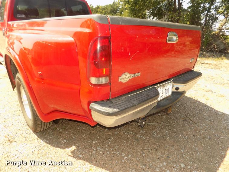 image for item DA3085 1999 Ford F350 Super Duty Lariat King Ranch Crew Cab pickup truck