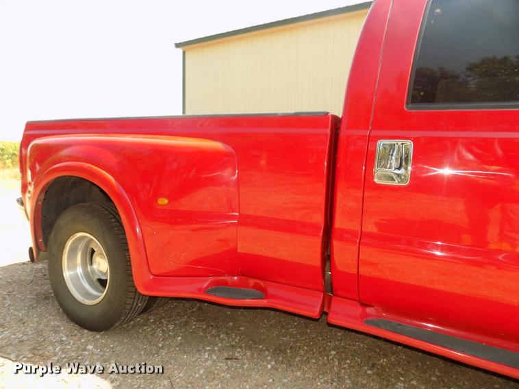 image for item DA3085 1999 Ford F350 Super Duty Lariat King Ranch Crew Cab pickup truck