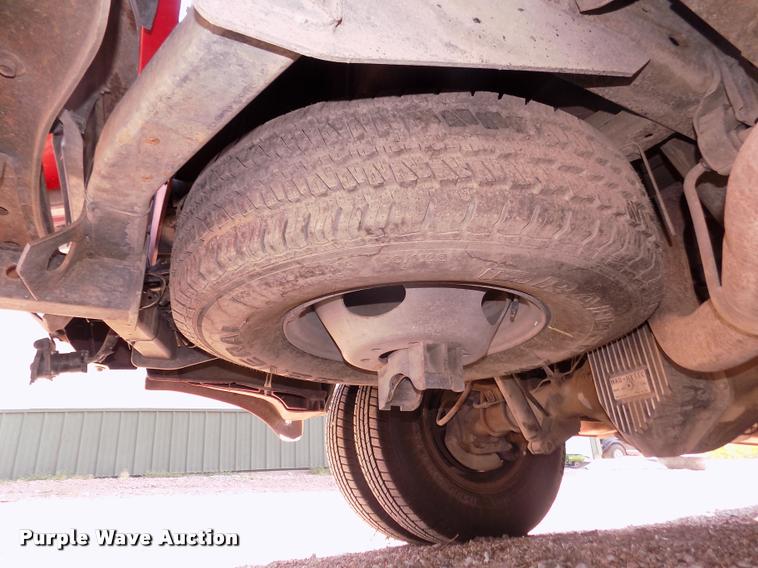 image for item DA3085 1999 Ford F350 Super Duty Lariat King Ranch Crew Cab pickup truck