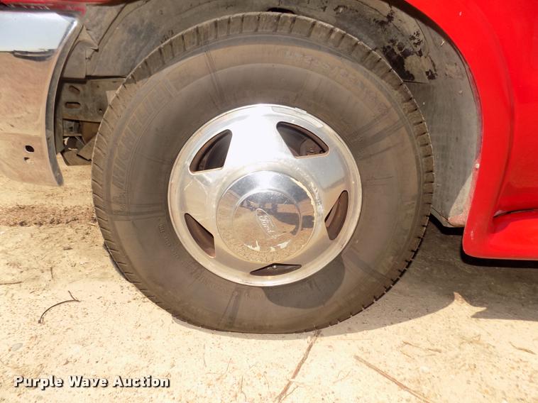 image for item DA3085 1999 Ford F350 Super Duty Lariat King Ranch Crew Cab pickup truck