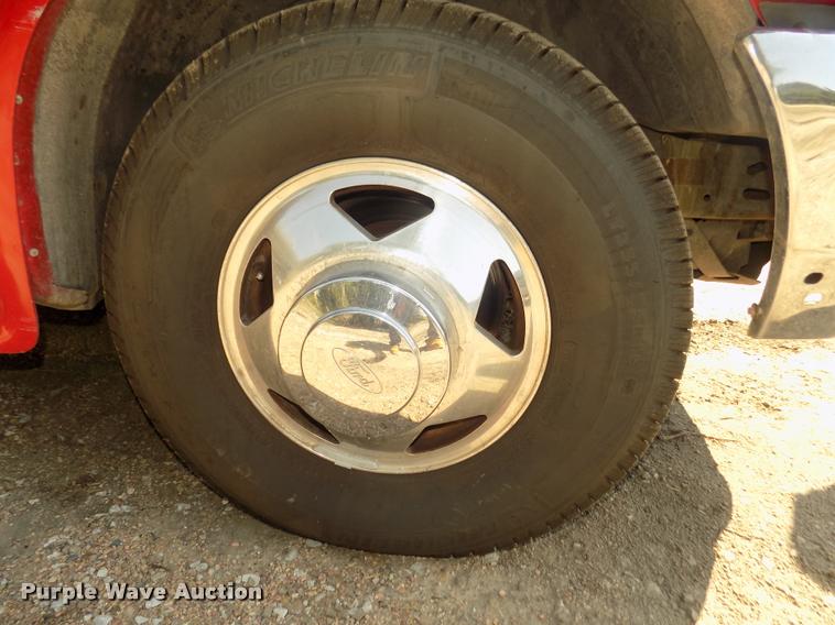 image for item DA3085 1999 Ford F350 Super Duty Lariat King Ranch Crew Cab pickup truck