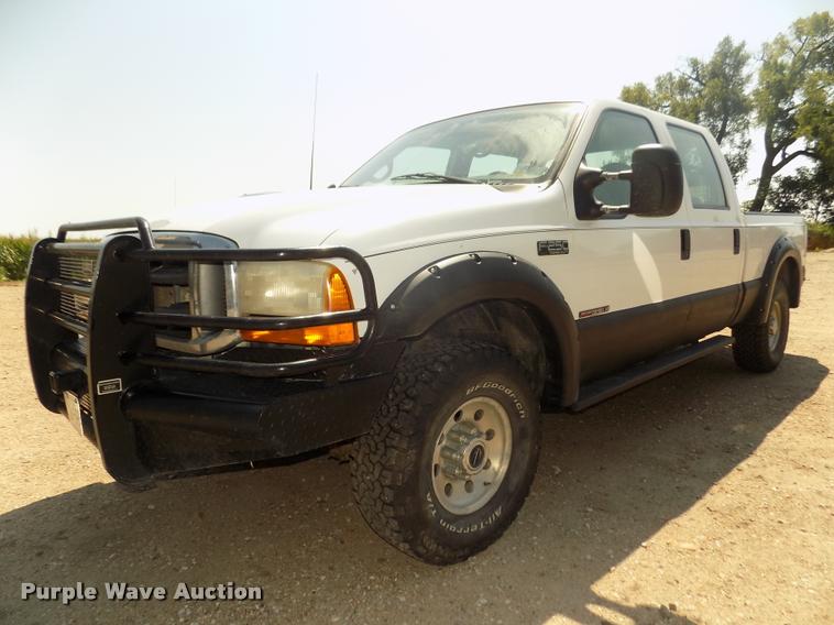 image for item DA3086 2000 Ford F250 Super Duty XLT Crew Cab pickup truck