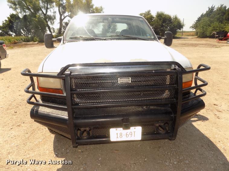 image for item DA3086 2000 Ford F250 Super Duty XLT Crew Cab pickup truck