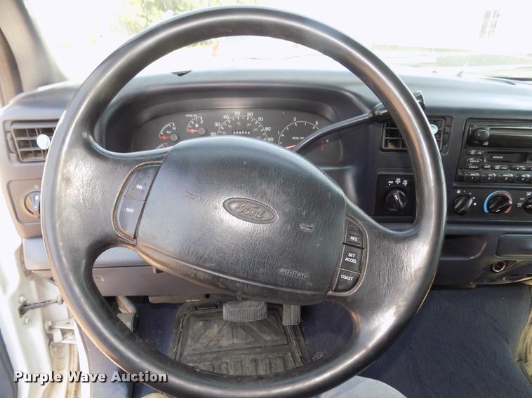 image for item DA3086 2000 Ford F250 Super Duty XLT Crew Cab pickup truck