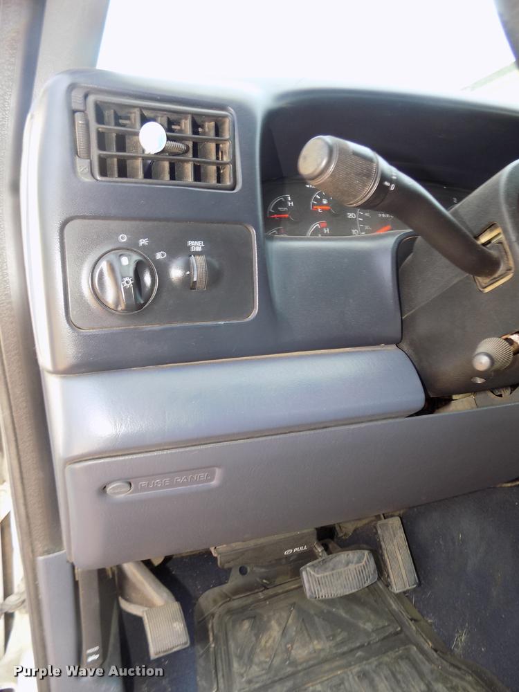 image for item DA3086 2000 Ford F250 Super Duty XLT Crew Cab pickup truck