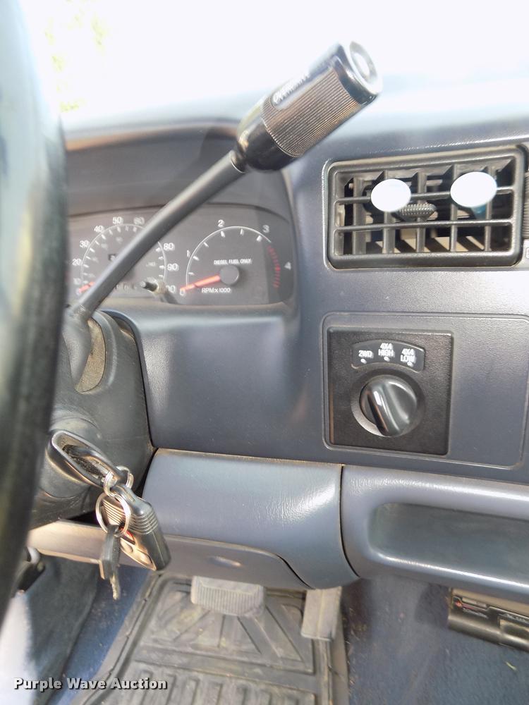 image for item DA3086 2000 Ford F250 Super Duty XLT Crew Cab pickup truck