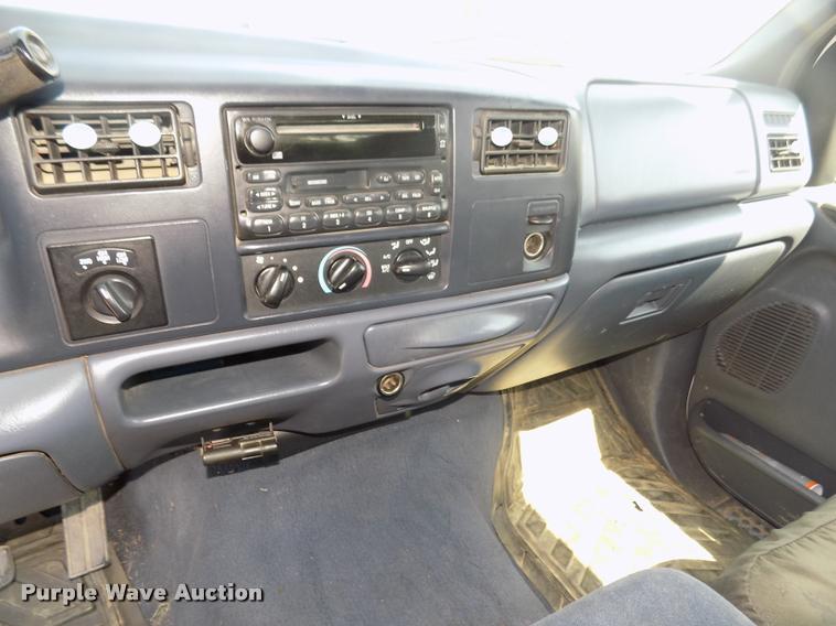 image for item DA3086 2000 Ford F250 Super Duty XLT Crew Cab pickup truck