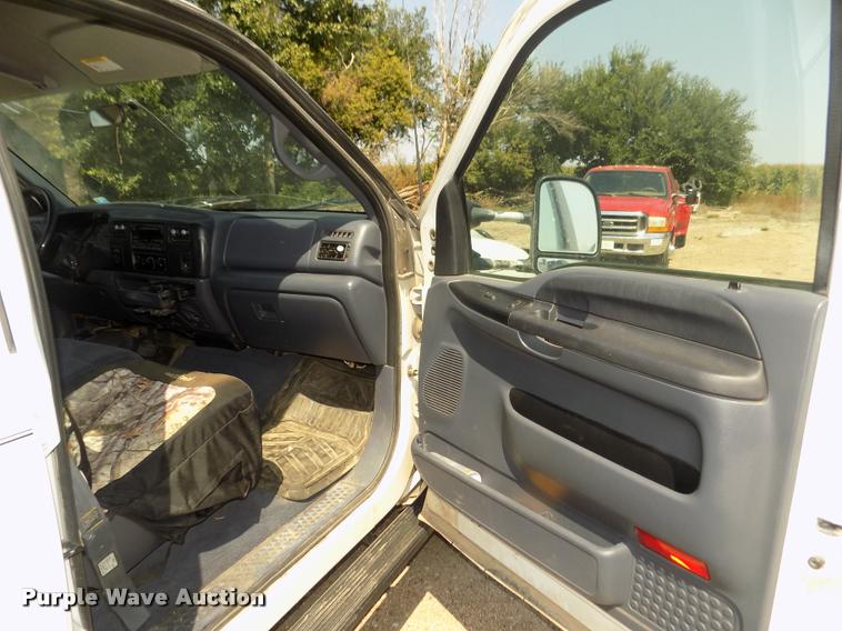 image for item DA3086 2000 Ford F250 Super Duty XLT Crew Cab pickup truck