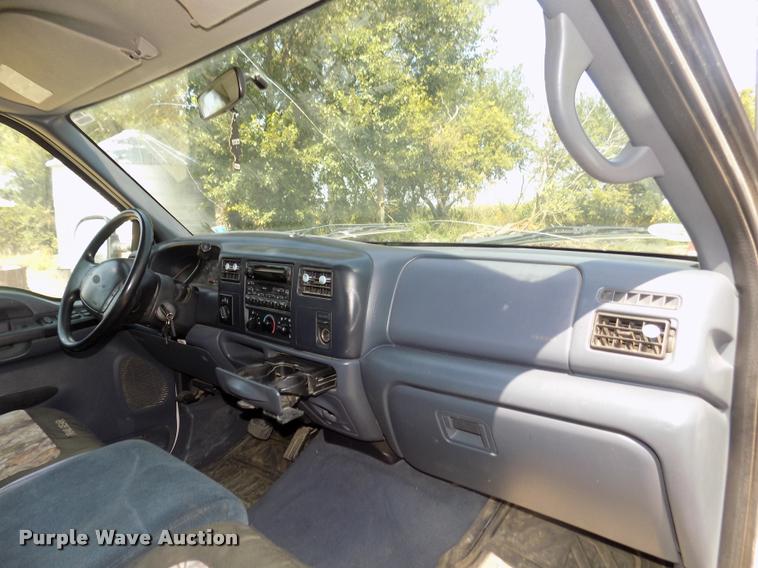 image for item DA3086 2000 Ford F250 Super Duty XLT Crew Cab pickup truck