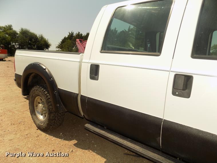 image for item DA3086 2000 Ford F250 Super Duty XLT Crew Cab pickup truck