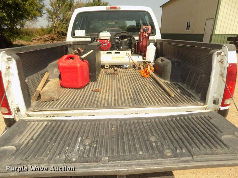 image for item DA3086 2000 Ford F250 Super Duty XLT Crew Cab pickup truck