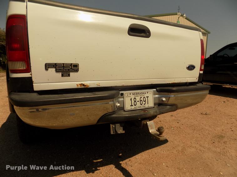 image for item DA3086 2000 Ford F250 Super Duty XLT Crew Cab pickup truck