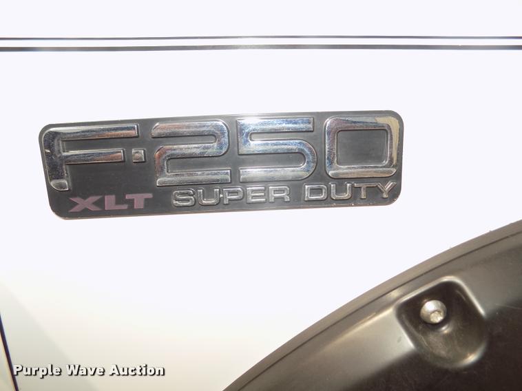 image for item DA3086 2000 Ford F250 Super Duty XLT Crew Cab pickup truck