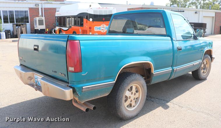 image for item DA6858 1992 GMC Sierra 1500 pickup truck