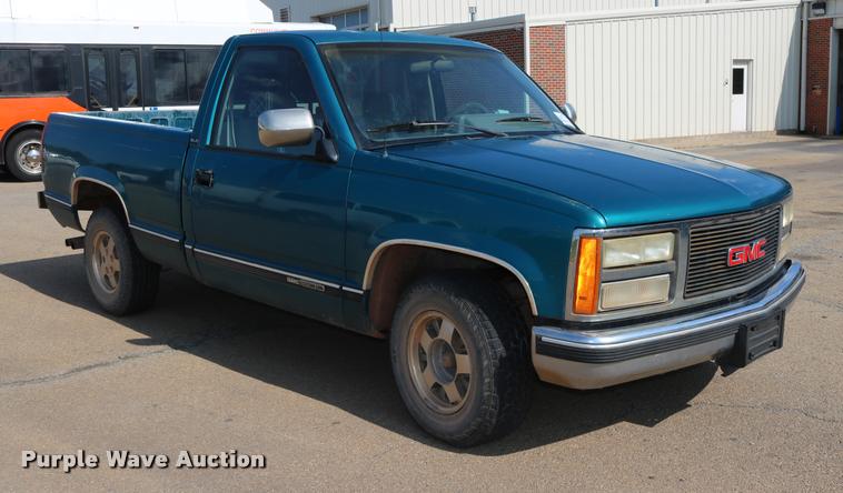 image for item DA6858 1992 GMC Sierra 1500 pickup truck