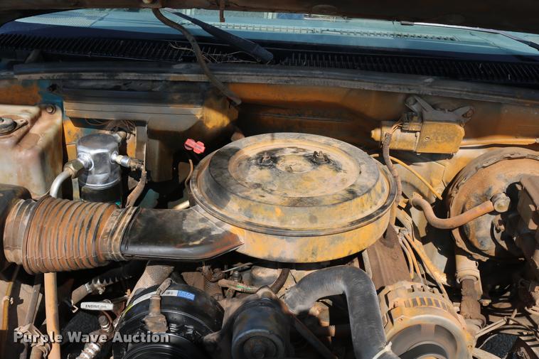 image for item DA6858 1992 GMC Sierra 1500 pickup truck