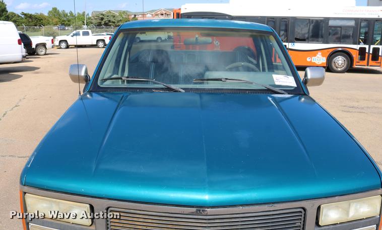 image for item DA6858 1992 GMC Sierra 1500 pickup truck