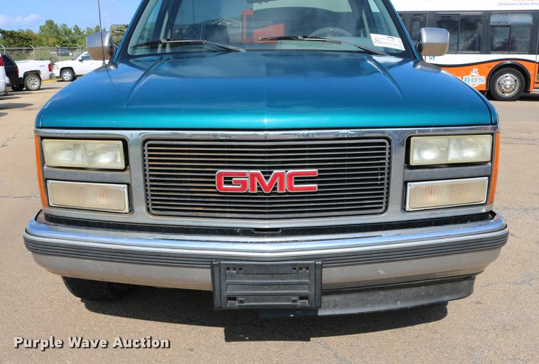 image for item DA6858 1992 GMC Sierra 1500 pickup truck