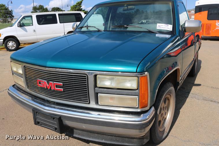 image for item DA6858 1992 GMC Sierra 1500 pickup truck