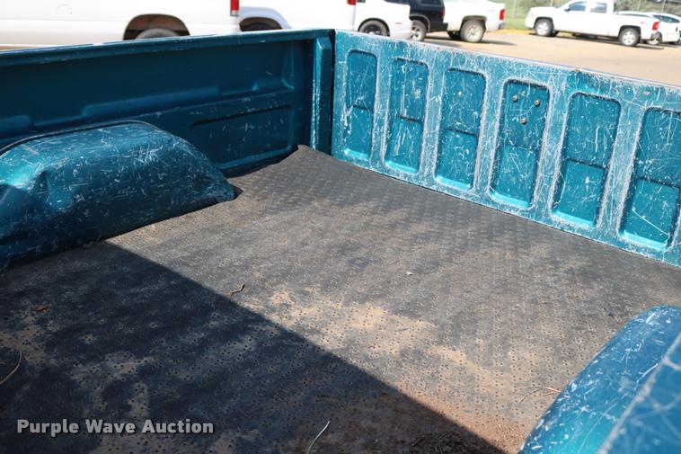 image for item DA6858 1992 GMC Sierra 1500 pickup truck