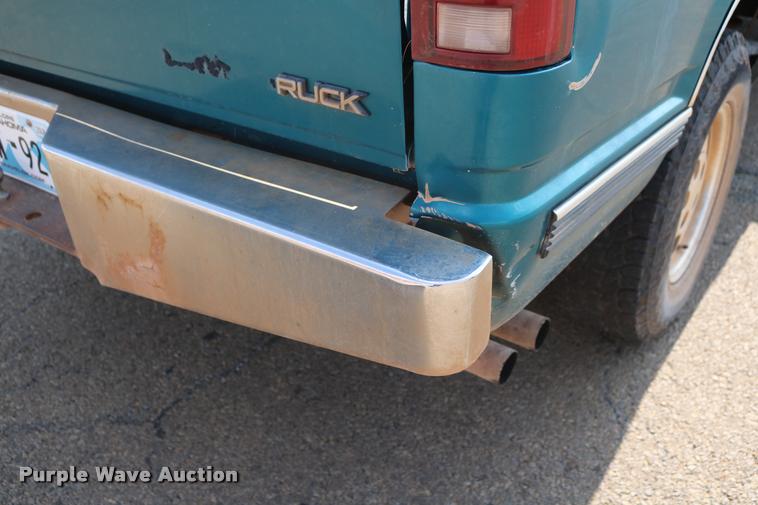 image for item DA6858 1992 GMC Sierra 1500 pickup truck