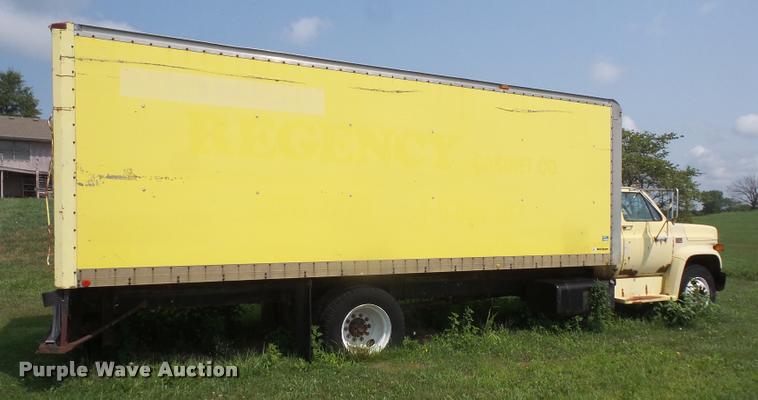 image for item DB0523 1985 GMC TopKick 7000 box truck