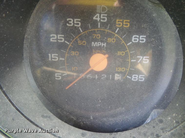 image for item DB0523 1985 GMC TopKick 7000 box truck