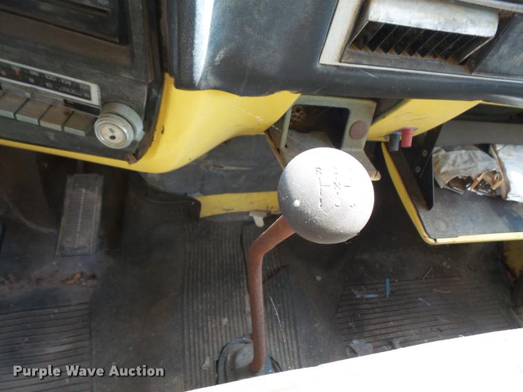 image for item DB0523 1985 GMC TopKick 7000 box truck