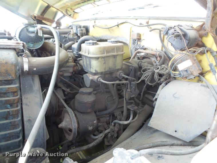 image for item DB0523 1985 GMC TopKick 7000 box truck