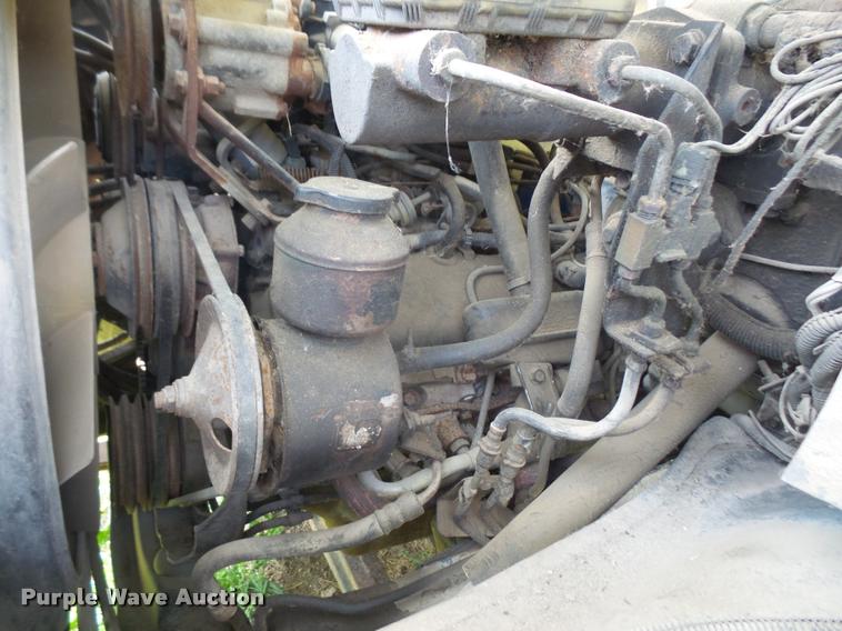 image for item DB0523 1985 GMC TopKick 7000 box truck