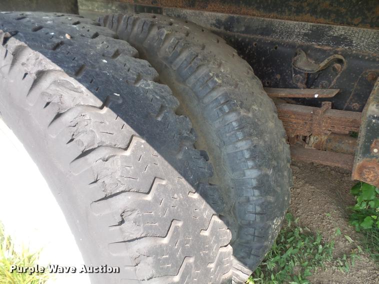 image for item DB0523 1985 GMC TopKick 7000 box truck