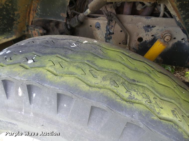 image for item DB0523 1985 GMC TopKick 7000 box truck