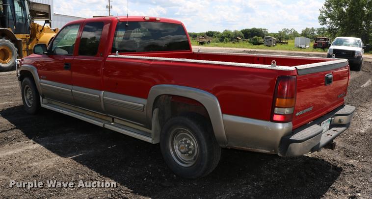 image for item DB1026 2000 Chevrolet Silverado 2500 Ext. Cab pickup truck