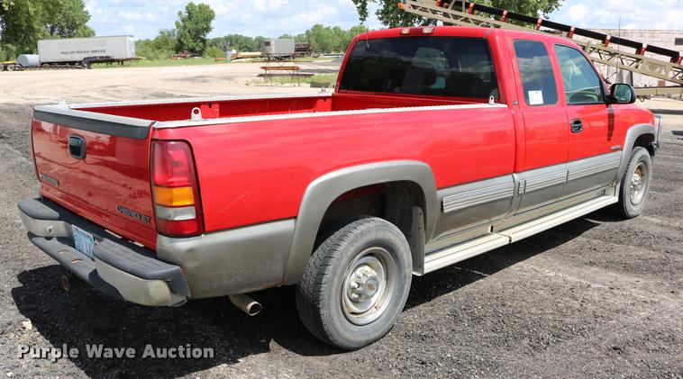 image for item DB1026 2000 Chevrolet Silverado 2500 Ext. Cab pickup truck