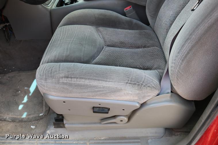 image for item DB1026 2000 Chevrolet Silverado 2500 Ext. Cab pickup truck