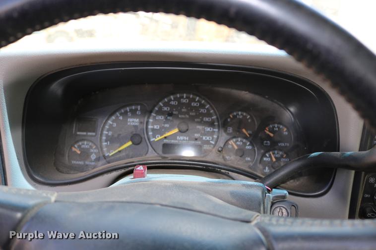 image for item DB1026 2000 Chevrolet Silverado 2500 Ext. Cab pickup truck