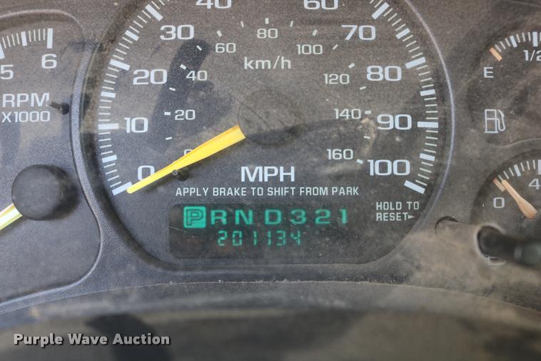 image for item DB1026 2000 Chevrolet Silverado 2500 Ext. Cab pickup truck