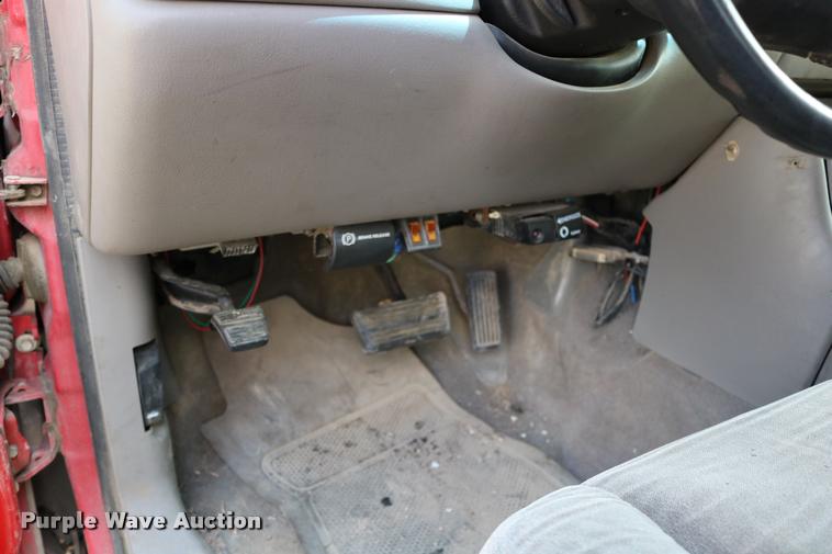 image for item DB1026 2000 Chevrolet Silverado 2500 Ext. Cab pickup truck