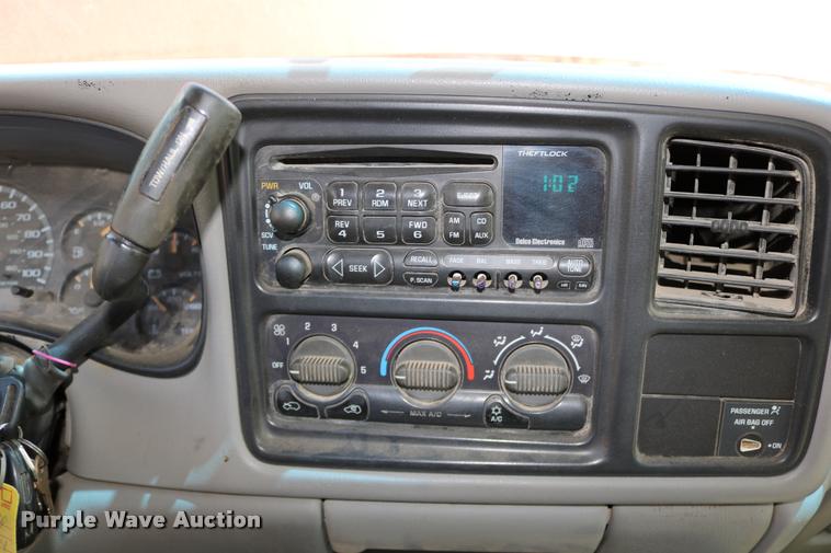 image for item DB1026 2000 Chevrolet Silverado 2500 Ext. Cab pickup truck