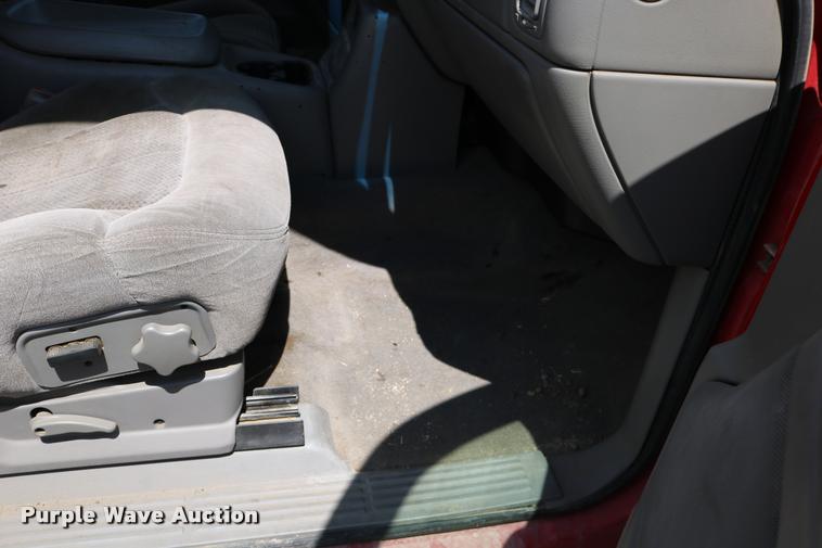 image for item DB1026 2000 Chevrolet Silverado 2500 Ext. Cab pickup truck