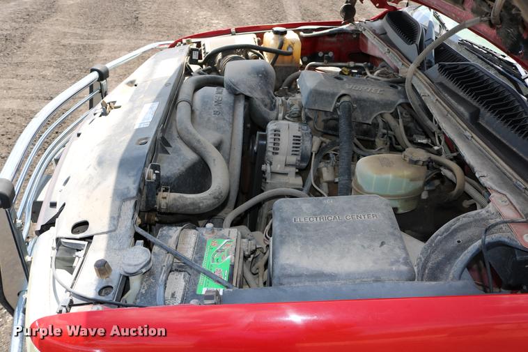 image for item DB1026 2000 Chevrolet Silverado 2500 Ext. Cab pickup truck