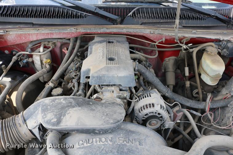 image for item DB1026 2000 Chevrolet Silverado 2500 Ext. Cab pickup truck