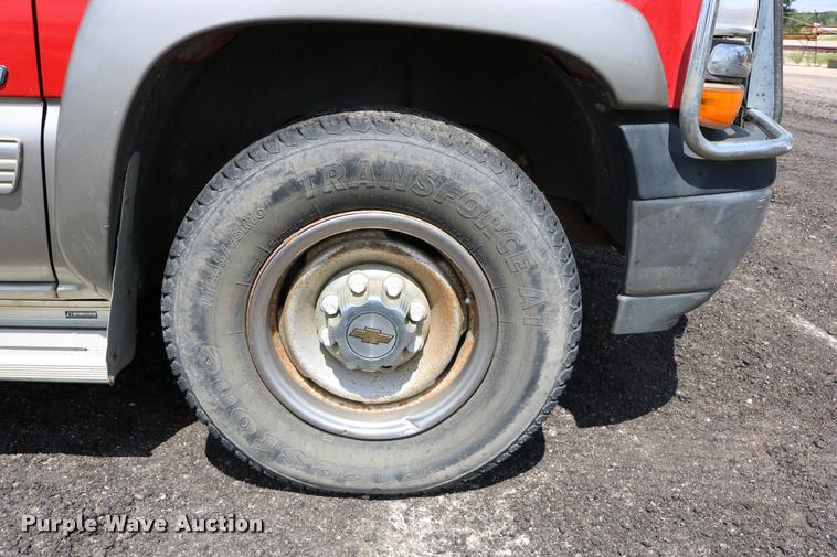 image for item DB1026 2000 Chevrolet Silverado 2500 Ext. Cab pickup truck