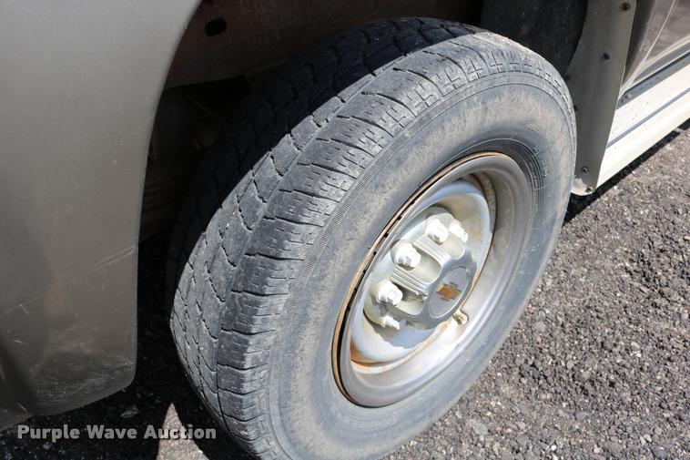 image for item DB1026 2000 Chevrolet Silverado 2500 Ext. Cab pickup truck