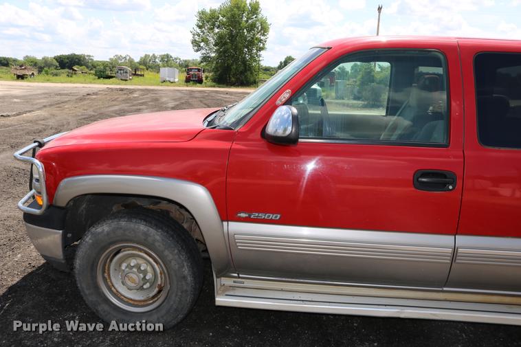 image for item DB1026 2000 Chevrolet Silverado 2500 Ext. Cab pickup truck