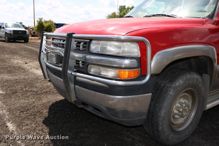 image for item DB1026 2000 Chevrolet Silverado 2500 Ext. Cab pickup truck