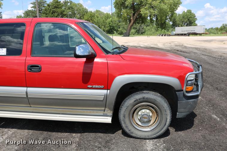 image for item DB1026 2000 Chevrolet Silverado 2500 Ext. Cab pickup truck