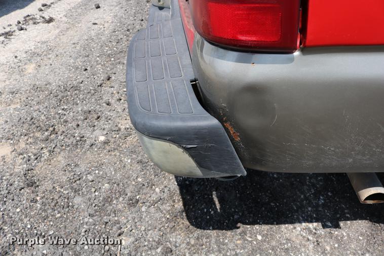 image for item DB1026 2000 Chevrolet Silverado 2500 Ext. Cab pickup truck