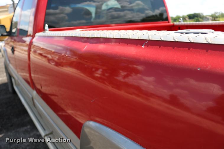 image for item DB1026 2000 Chevrolet Silverado 2500 Ext. Cab pickup truck