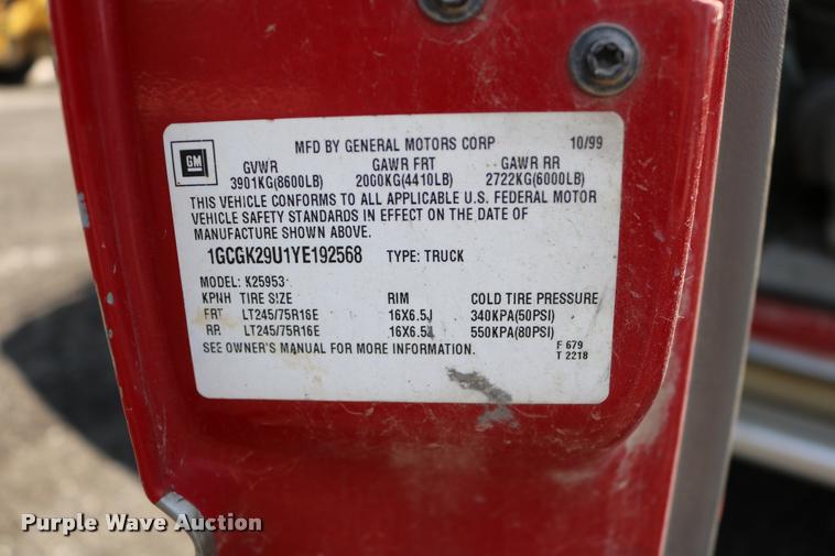 image for item DB1026 2000 Chevrolet Silverado 2500 Ext. Cab pickup truck